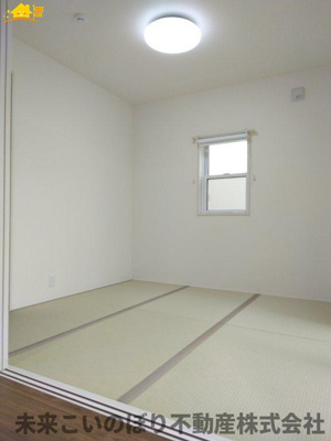 【和室】 | 加須市花崎2丁目中古戸建て | 家事の合間にちょっとひと休み♪足をのばして寛げる和室♪客間やキッズスペースにも最適です♪