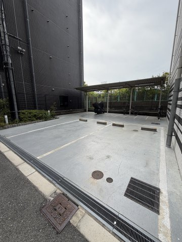 サムティ西長堀リバーフロントの駐車場