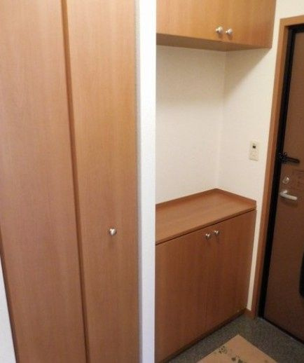 コンフォールヴィラの玄関|別部屋参考画像になります。