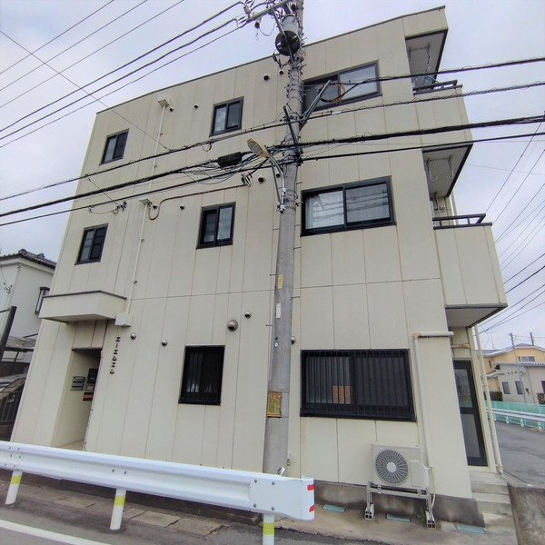 エーエムエムの外観
