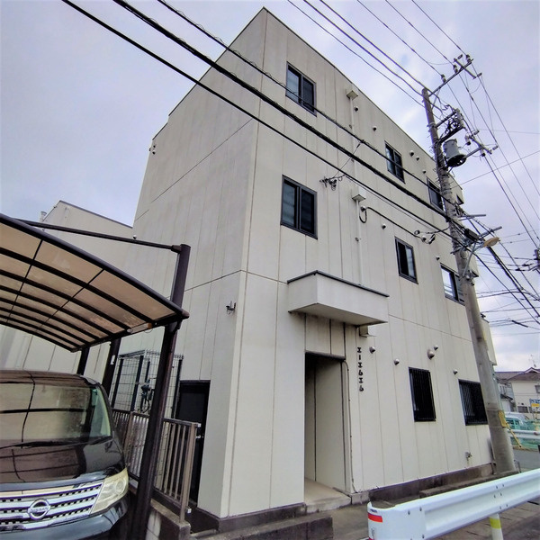 エーエムエムの外観