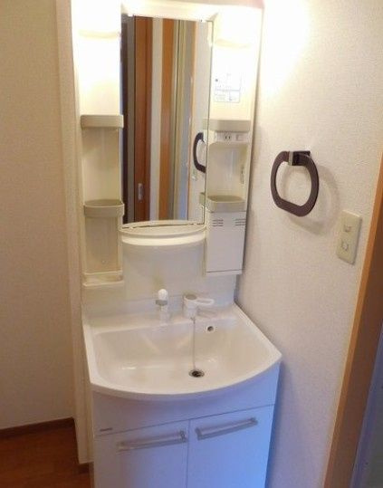 コンフォールヴィラの洗面所|別部屋参考画像になります。