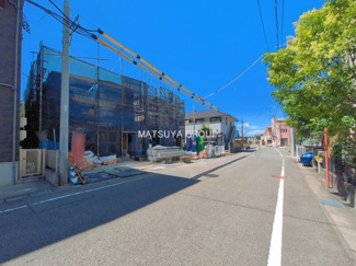 【前面道路含む現地写真】 | 岡崎市鴨田町1期　1号棟