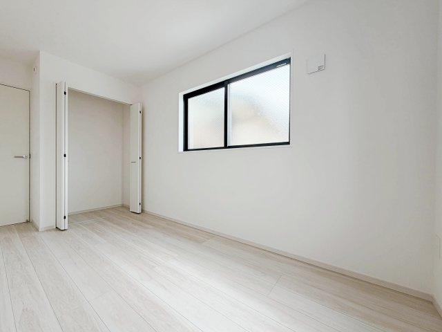 名古屋市緑区鳴海町3期　全1棟の洋室|上等な設えの子供部屋。お子様の成長を上品に見守る、こだわりの詰まった空間です。