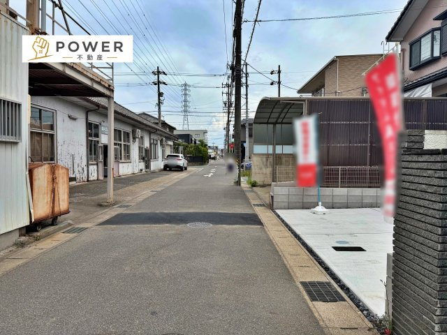名古屋市緑区鳴海町3期　全1棟の前面道路含む現地写真|十分なゆとりがあり、邸宅としての佇まいをより一層引き立てております。上品な住環境をお約束いたします。