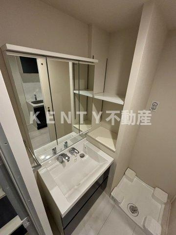 【洗面所】 | メゾンドアーク南大井 | 明るい洗面所です