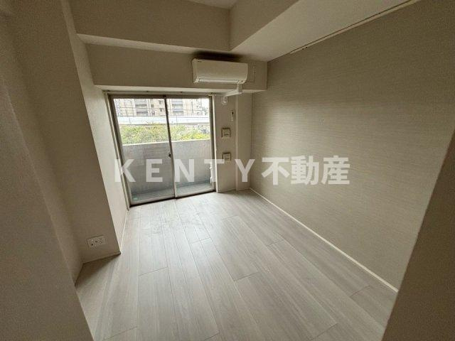 【寝室】 | メゾンドアーク南大井 | 落ち着いた色調の寝室です