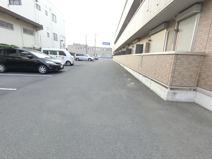 グランブリックの駐車場