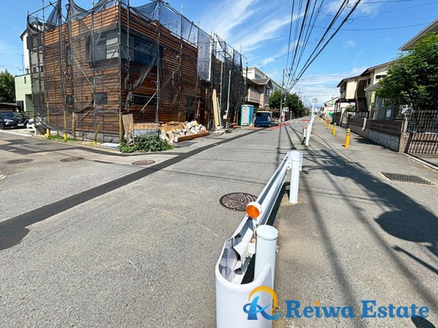 新築戸建　茅ヶ崎市小和田3丁目の前面道路含む現地写真