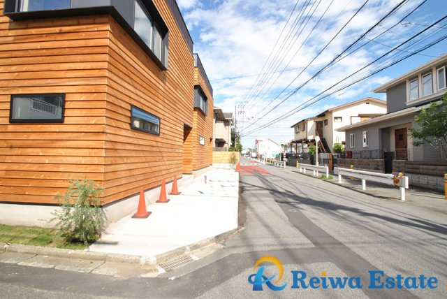 新築戸建　茅ヶ崎市小和田3丁目の前面道路含む現地写真