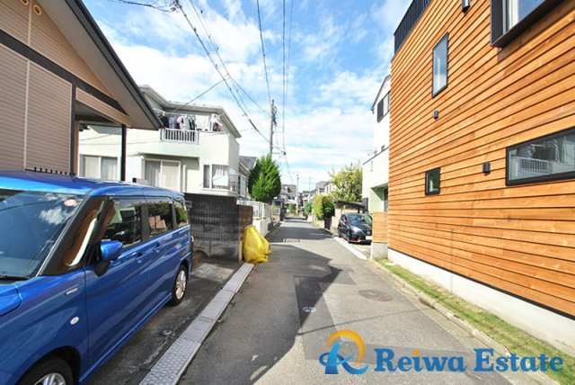新築戸建　茅ヶ崎市小和田3丁目の前面道路含む現地写真