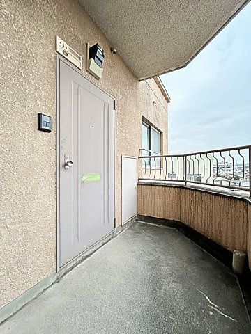 豊月マンションの玄関