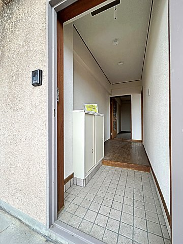 豊月マンションの玄関