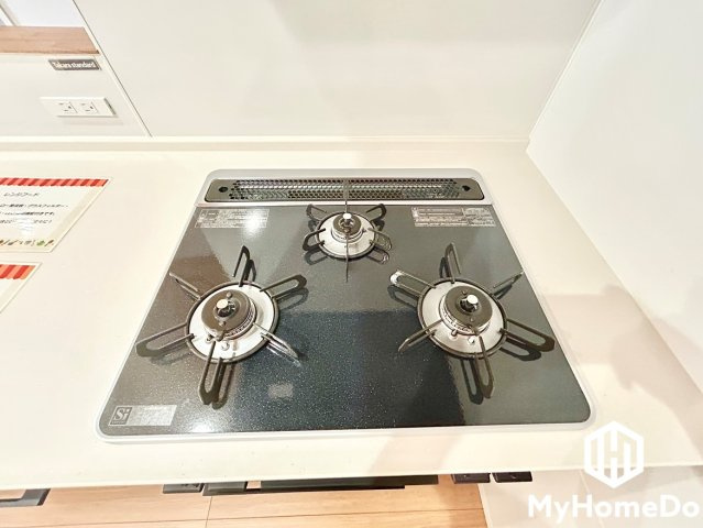 北区志賀町　3期のキッチン|もう1品がすぐ作れる！時短＆効率アップの3口コンロ