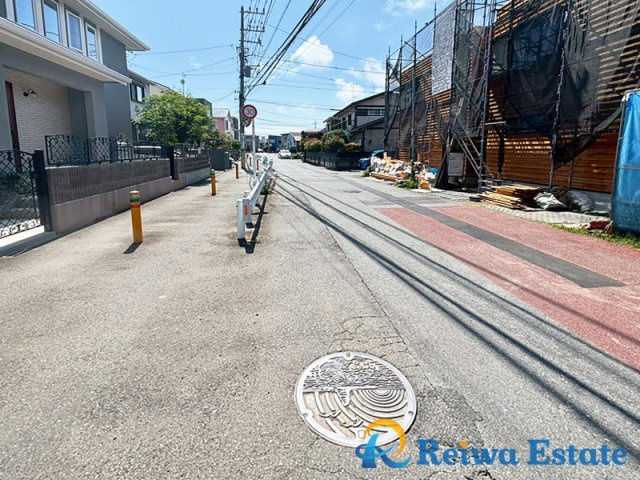 新築戸建　茅ヶ崎市小和田3丁目の前面道路含む現地写真