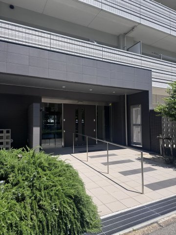 ヴェルディーク荒子川公園のエントランス