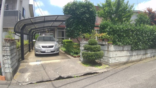真岡市八木岡中古住宅の駐車場
