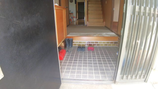 真岡市八木岡中古住宅の玄関