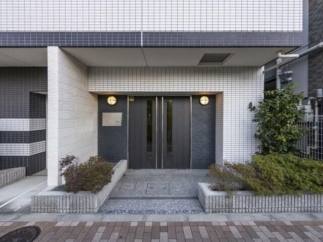 Rising Place両国二番館のエントランス