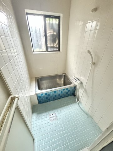 高保邸借家の浴室