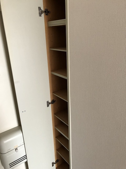 コーポつくしの玄関