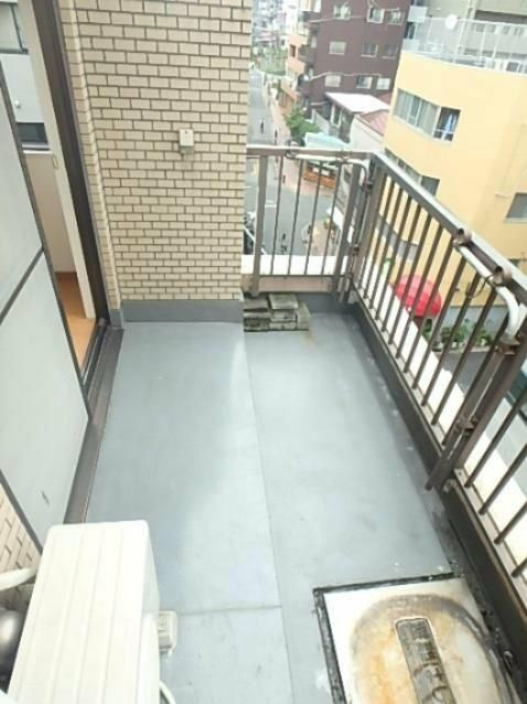 シティ第２日暮里ビルのバルコニー