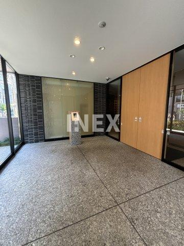 横浜市神奈川区青木町の賃貸マンションのロビー|オートロック