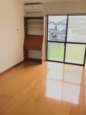あるゾウパレス本町の居間・リビング|使いやすい居間です