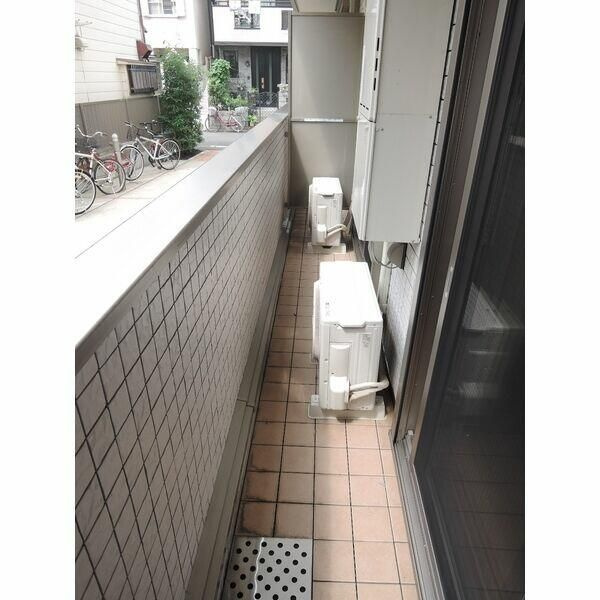 イーストコート東糀谷のバルコニー