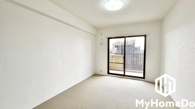 小幡パーク・ホームズの子供部屋|大きな窓からは明るい光が降り注ぎます。
