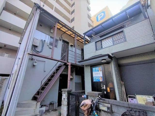 神戸市兵庫区塚本通６丁目のアパートの外観