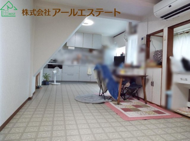 姫路市総社本町　　　JR「姫路駅」徒歩14分の居間・リビング