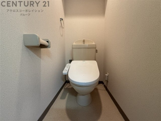 温水洗浄便座付きのトイレです♪