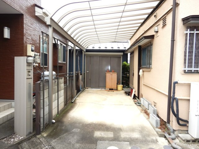 鶴ヶ島市脚折中古住宅の駐車場