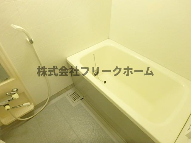 武蔵野市中町２丁目の賃貸マンションの浴室