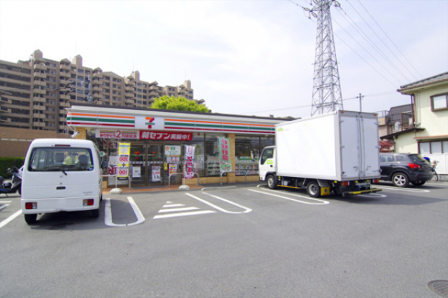 グランデールのその他|セブンイレブン国立学園通り店