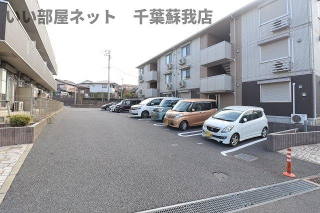 PARK　HILLS　MIYAKO　Ａの駐車場|駐車場に車を止められます