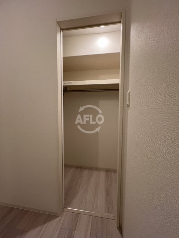 セレニテフラン難波の収納|セレニテフラン難波　ウォークインクローゼット