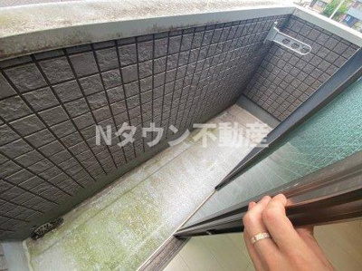 【バルコニー】 | シュクル | 暖かな日差しのふりそそぐバルコニー