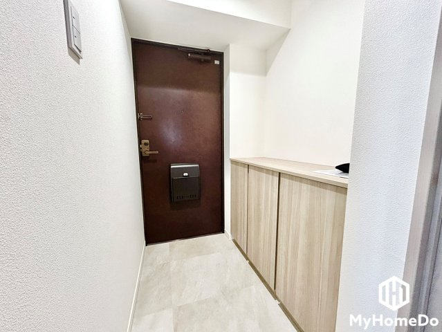 宝マンション小田井ウエストの玄関|シューズボックスがありスッキリお使い頂ける玄関。