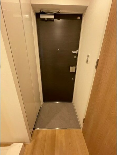 パルティール上社の玄関