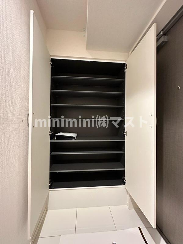 IBC Residence Eastの玄関