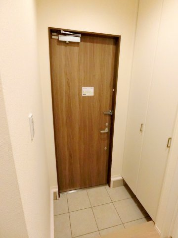ルイ・ガーデンの玄関