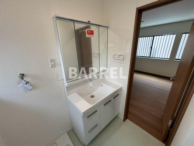 渋谷貸戸建ての独立洗面台