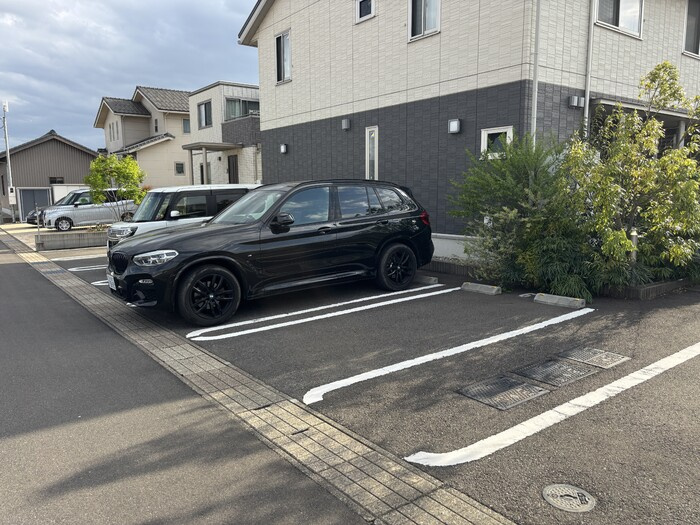 Solana(ソラーナ)の駐車場
