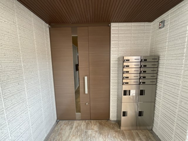 【その他共用部分】 | CASA　APRILE | 集合ポスト、宅配ボックスです