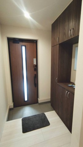 新築戸建の玄関