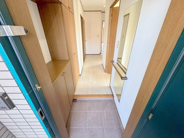 淀川ハイライフマンションの玄関