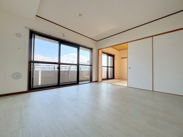 淀川ハイライフマンションの居間・リビング