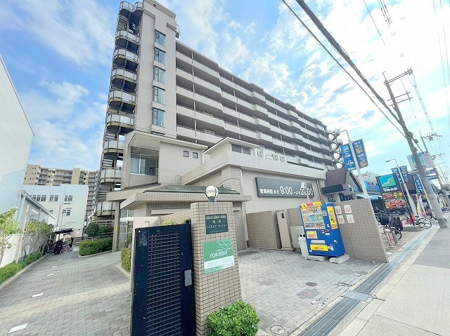 淀川ハイライフマンションの外観